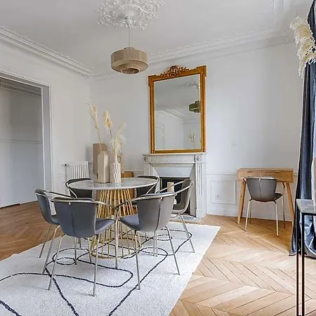 Chic And Welcoming 2* Paris